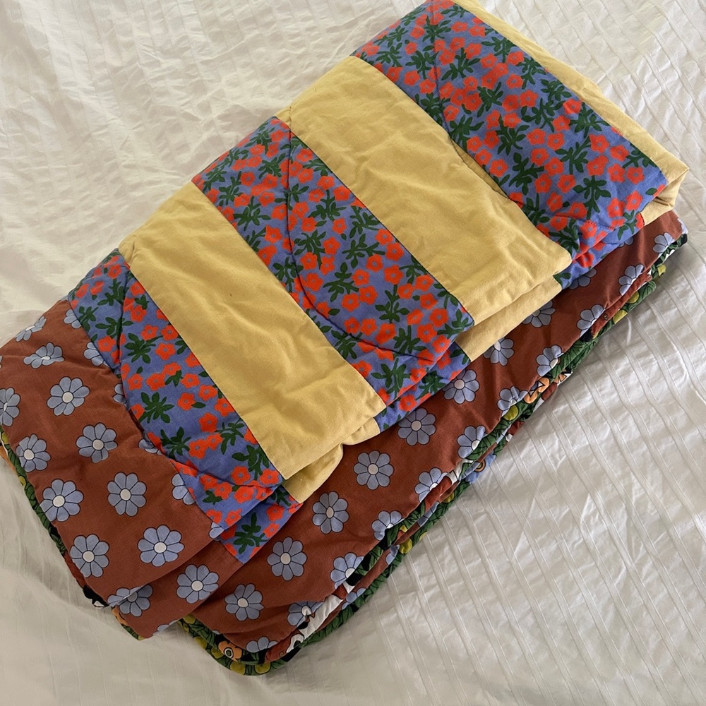 BAGGU deadstock throw quilt